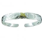 【シルバー】【バングル】イエローゴールドコーティングホヌオープンバングル 【シルバー】【バングル】イエローゴールドコーティングホヌオープンバングル